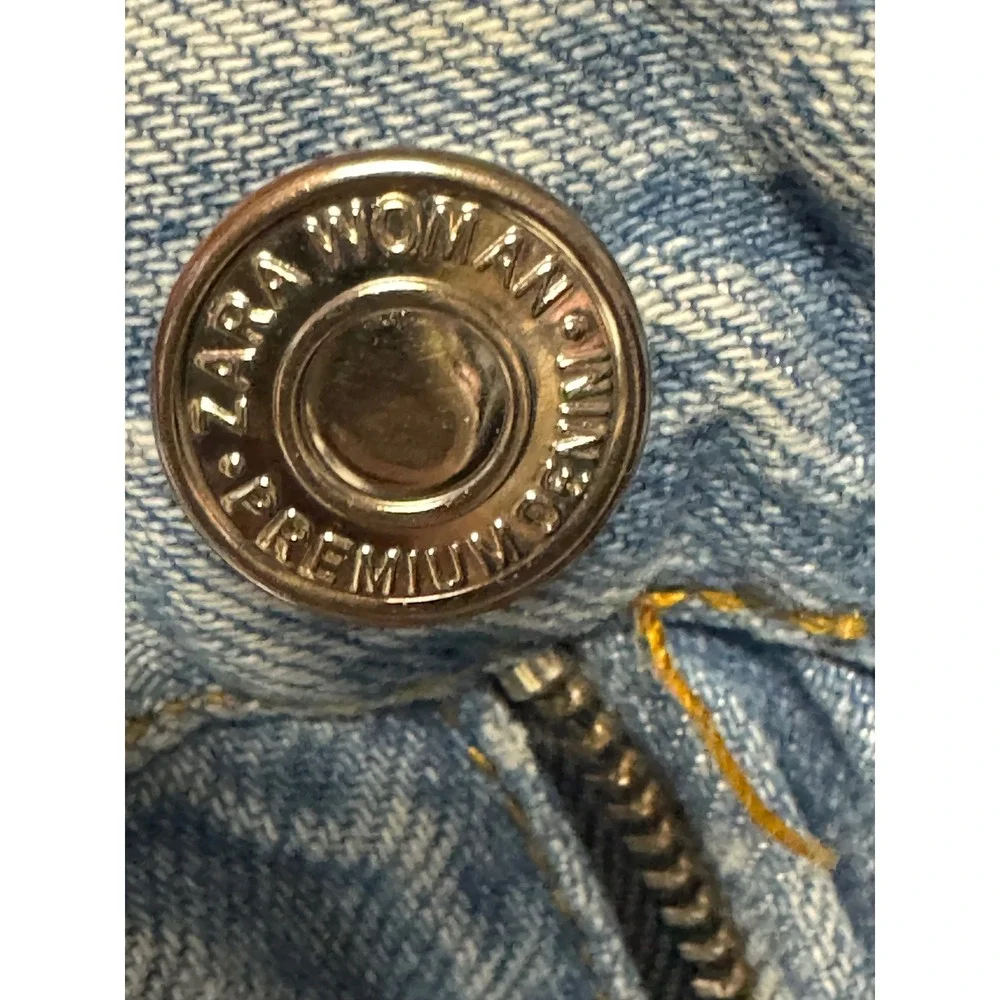 ZARA The Cigarette Distressed Light Wash Denim Jeans Women US 4 Raw Hem‎ Boho
